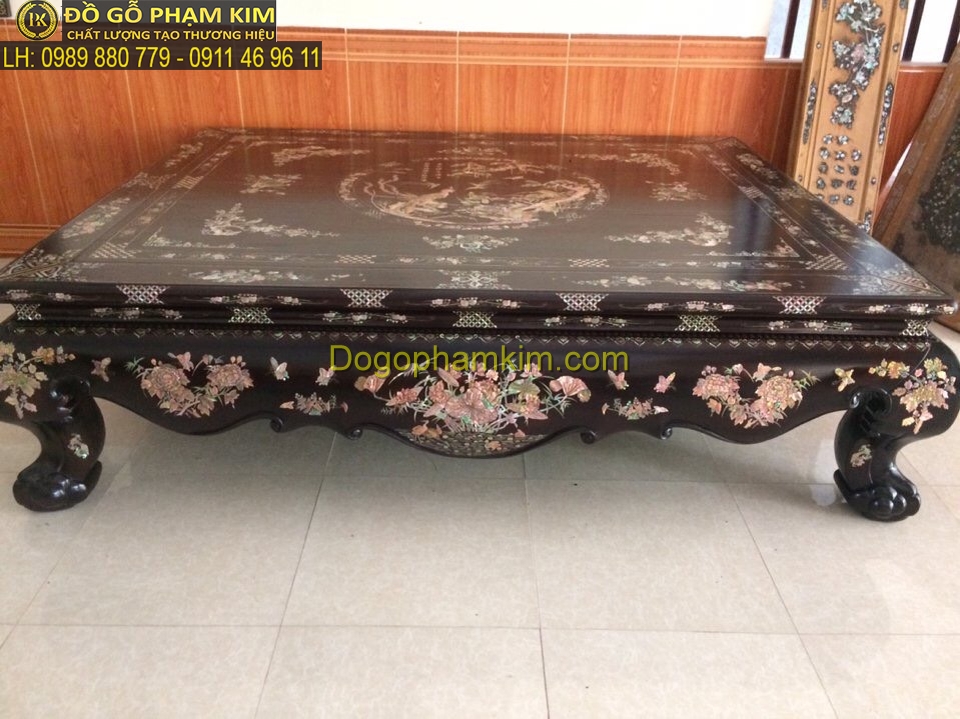 Văn hóa dùng sập gụ của người Việt.